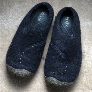 Keen slippers